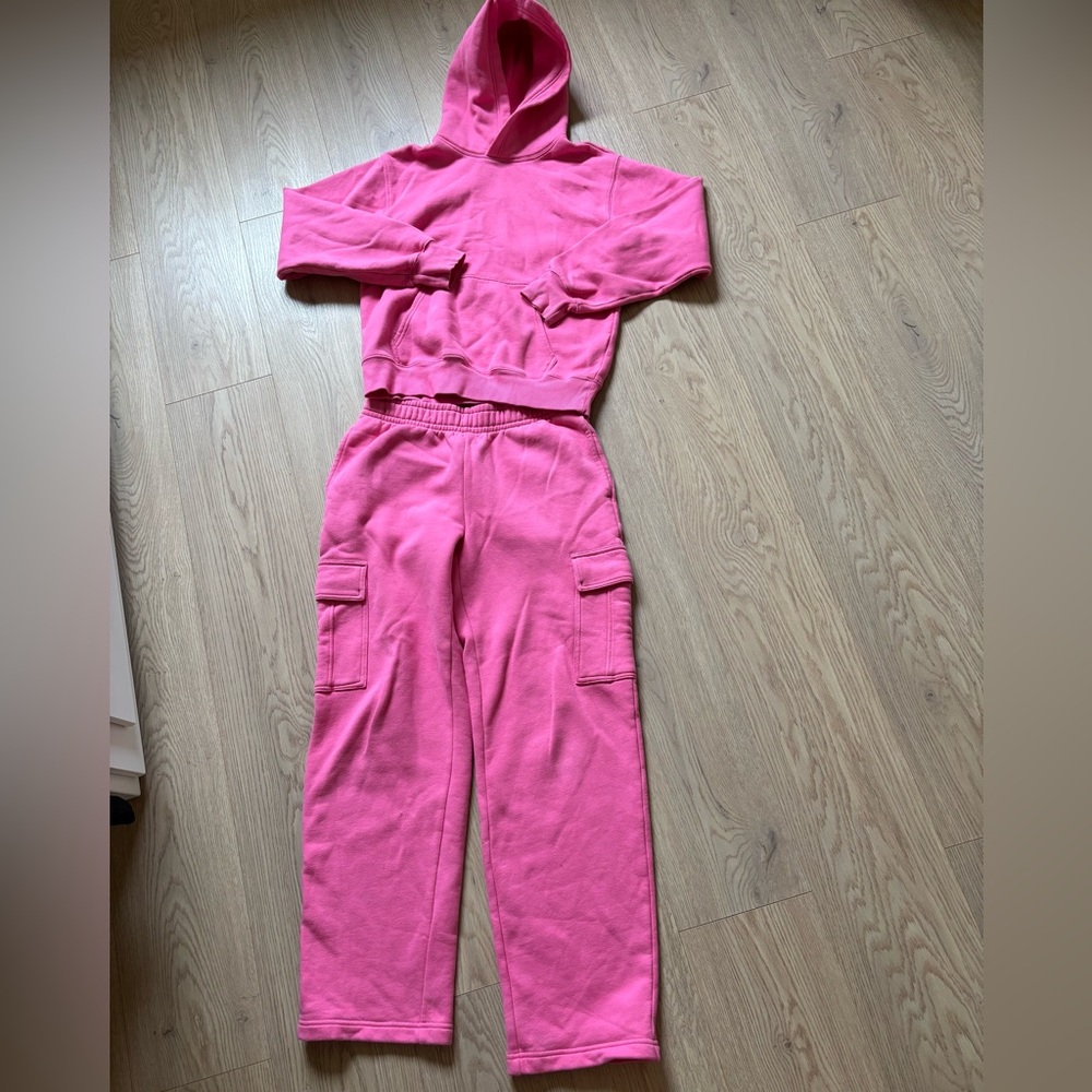 Aritzia sweatsuit